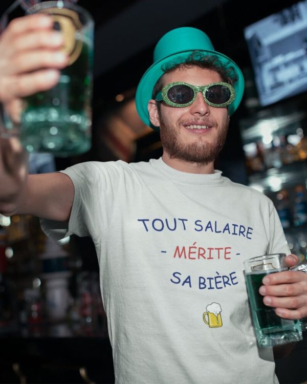 T-shirt Tout salaire mérite sa bière
